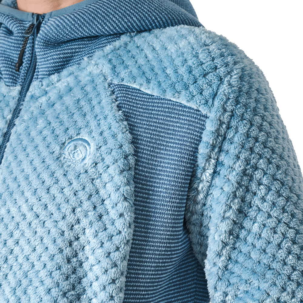 POLAIRE-HAZEL-WINTERBLUE-FOCUS